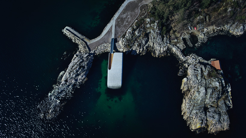 time-lapse movie shows submersion of snøhetta's underwater restaurant in  norway