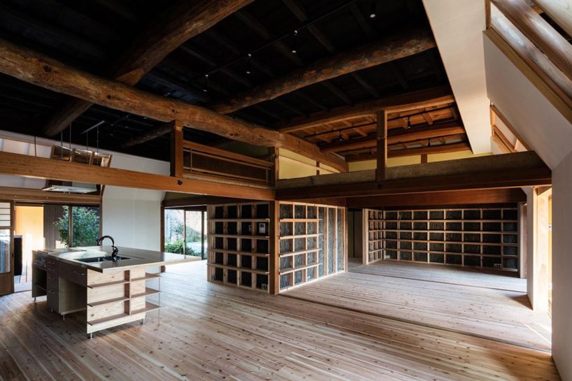 tadashi yoshimura breathes new life into thatched sloping roof of japanese residence