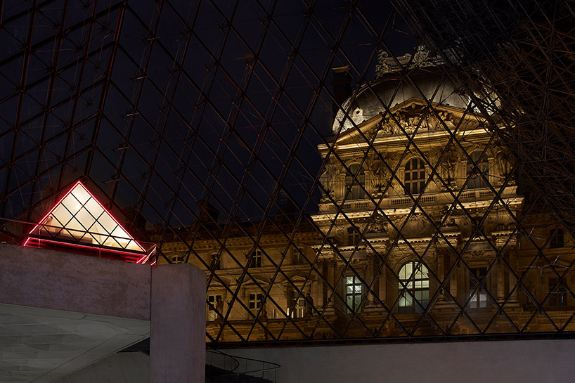 spend a night with mona lisa in the louvre courtesy of airbnb designboom