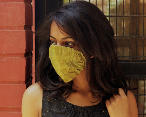 speak, see and hear no evil with this sustainable banana leaf travel kit 
