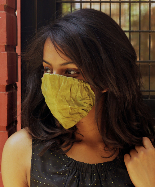 speak, see and hear no evil with this sustainable banana leaf travel kit 