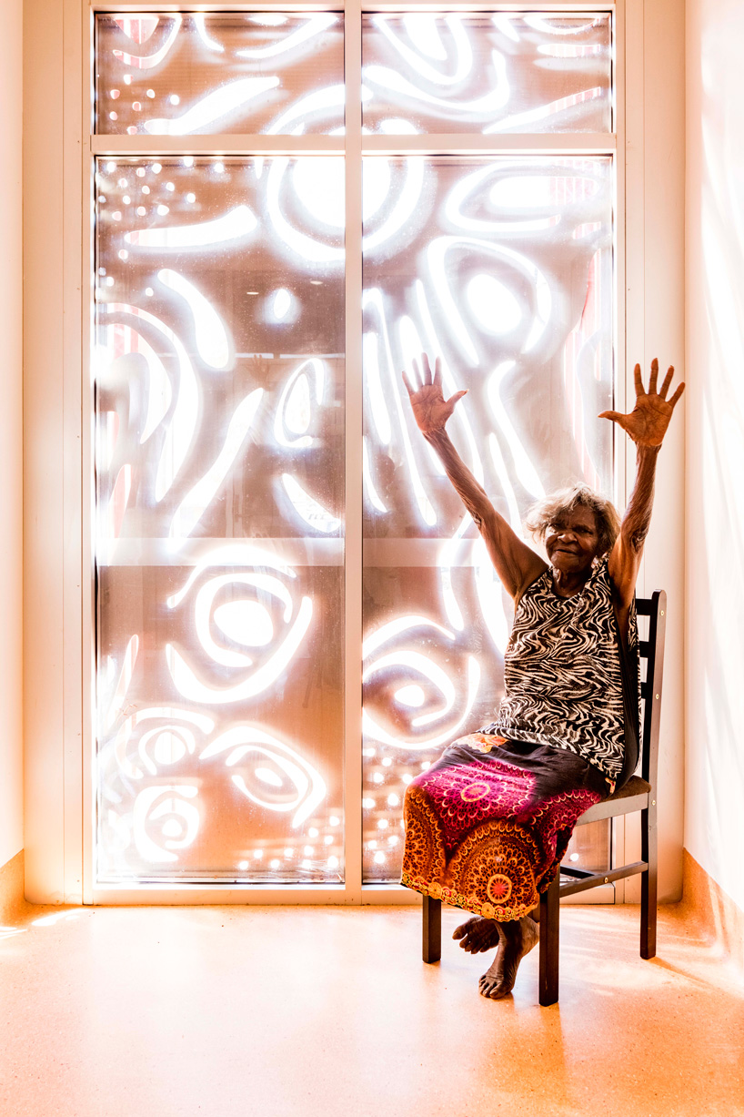 kaunitz yeung architecture builds two aboriginal health clinics in the australian desert