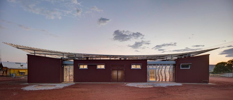 kaunitz yeung architecture builds two aboriginal health clinics in the australian desert