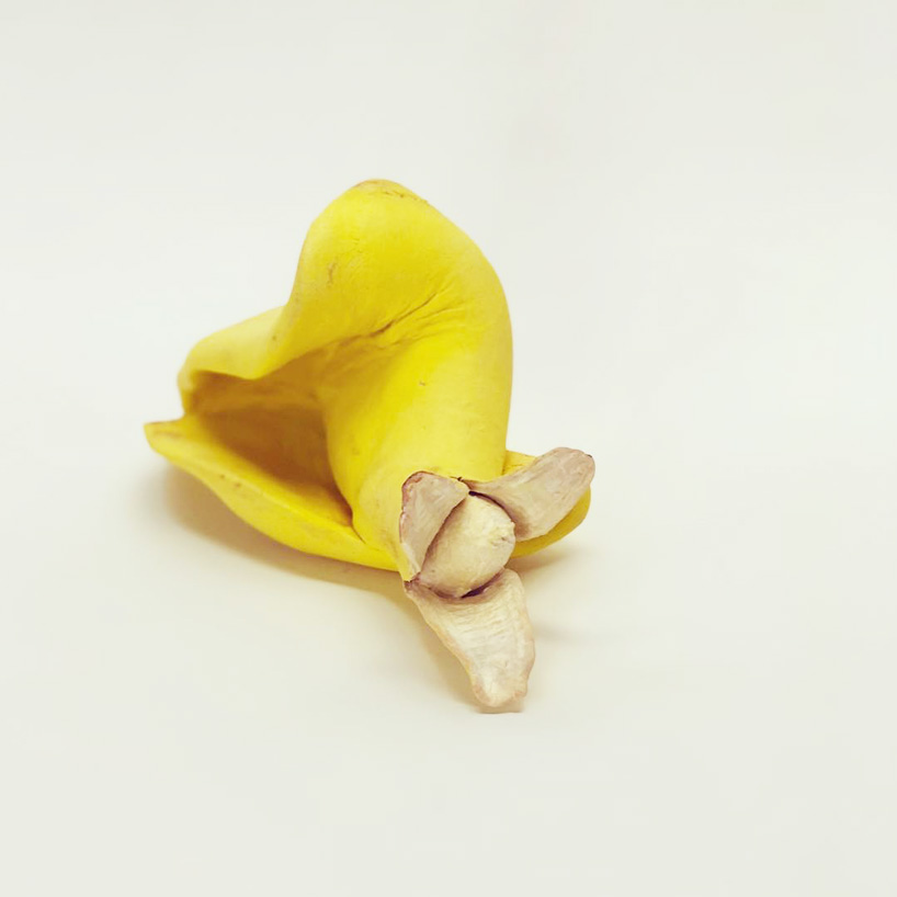 koji kasatani creates ongoing series of ultra-realistic banana ceramics designboom