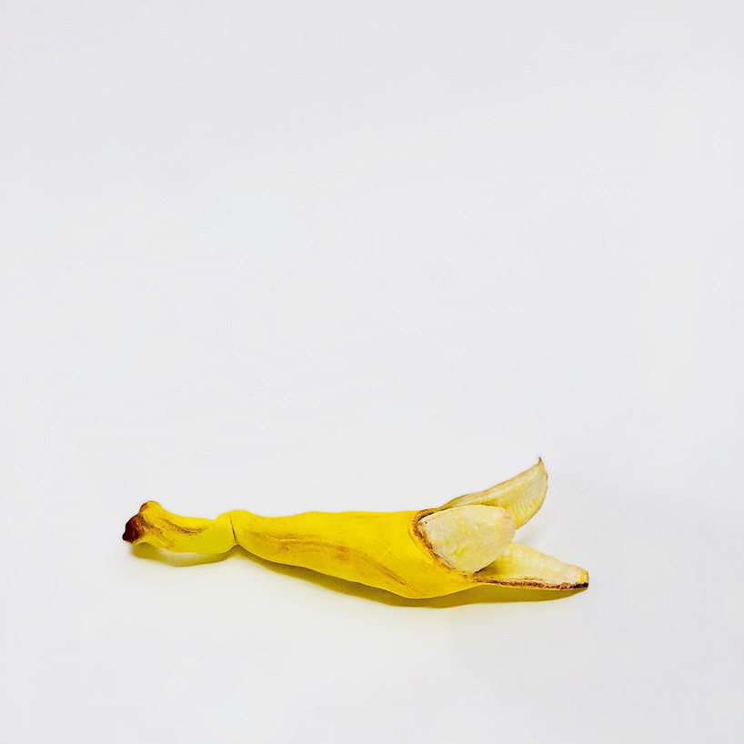 koji kasatani creates ongoing series of ultra-realistic banana ceramics designboom