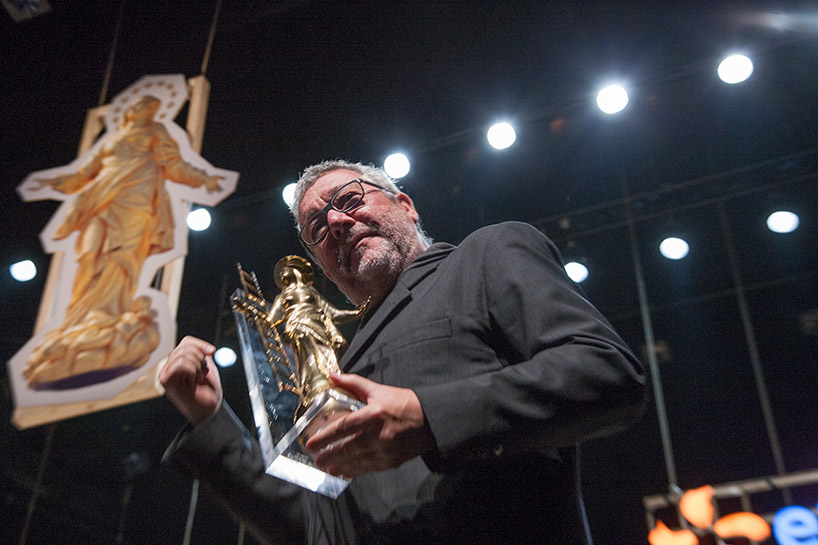 ‘I am dead now, I feel so free!’ - philippe starck's acceptance speech at THE DESIGN PRIZE designboom