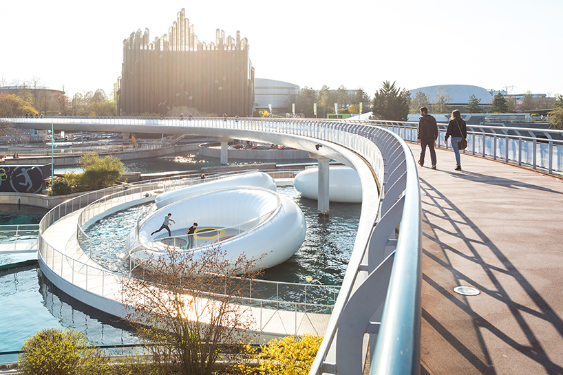 WAO aesthetically combines the weightlessness of water with the euphoria of bouncing