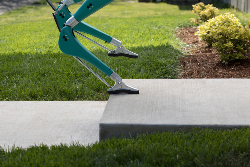 ford's foldable robot could soon be delivering your packages designboom