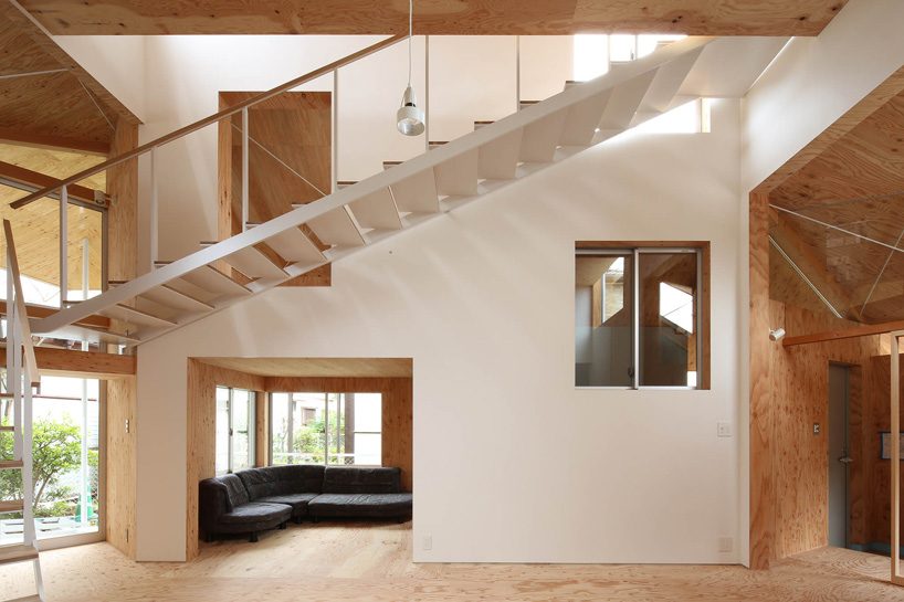 matsuokasatoshitamurayuki builds courtyard house with pleated floor plan outside of tokyo
