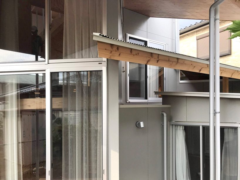 matsuokasatoshitamurayuki builds courtyard house with pleated floor plan outside of tokyo