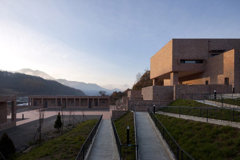 studio GAON uses 300,000 bricks to construct the jetavana buddhist temple in south korea designboom