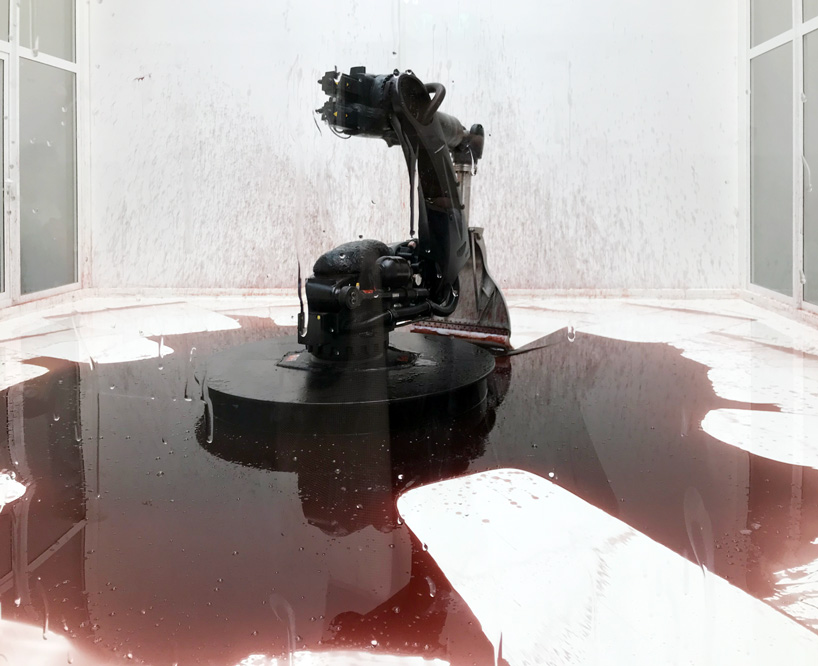 industrial robot continuously sweeps bloodlike fluid in sun yuan