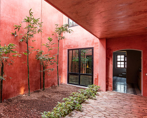 taller estilo arquitectura turns narrow lot in mexico into kaleidoscopic dwelling