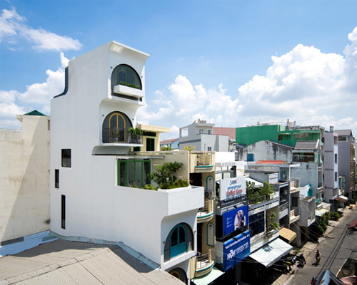 AD+studio shifts house in vietnam to optimize natural sunlight
