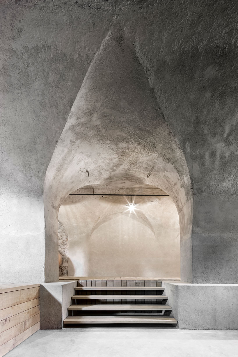 pacherhof wine cellar bergmeisterwolf