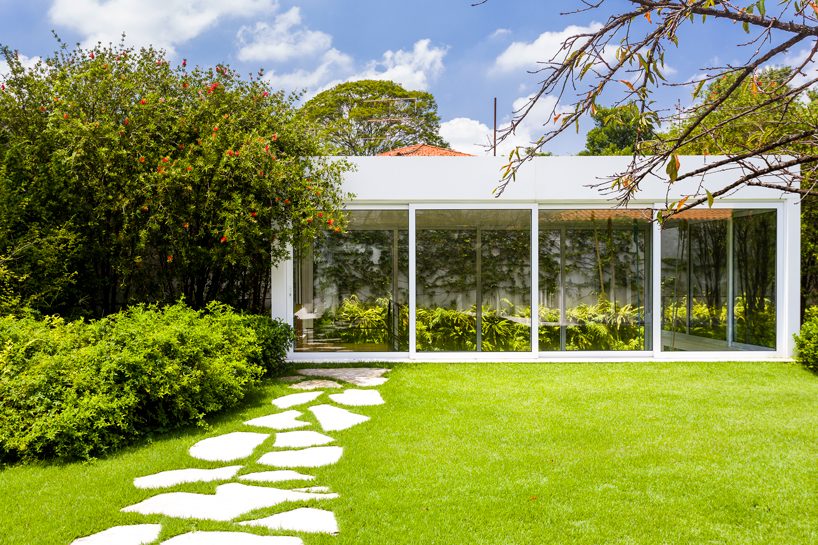 BZP arquitetura creates a light-filled art gallery space in a são paulo garden designboom