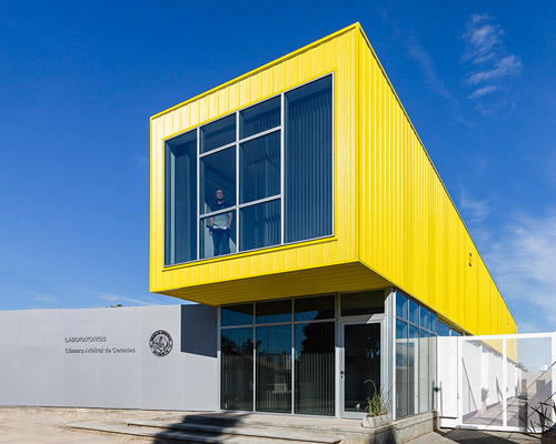 dua arquitectos tops sustainable laboratories with container-like volume in argentina