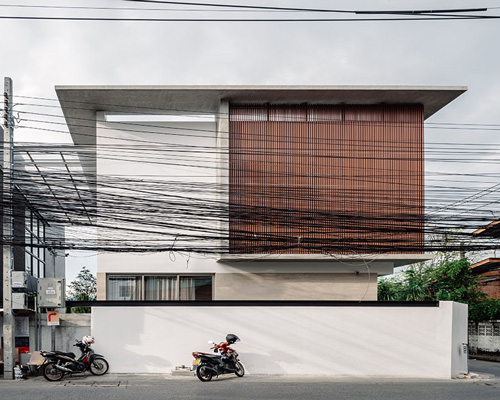 flat12x builds two different houses in one lot for pair of brothers in thailand