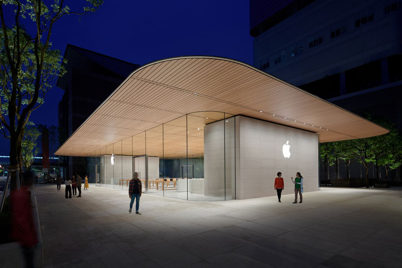 Foster + Partners unveils first flagship Apple Store in India