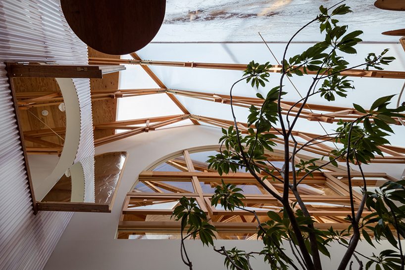 fumiaso architect & associates designs house with series of irregular spaces in kobe, japan