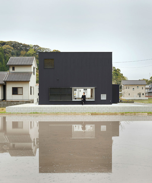 atelier kenta eto wraps cube house in black aluminum in kadokawa, japan