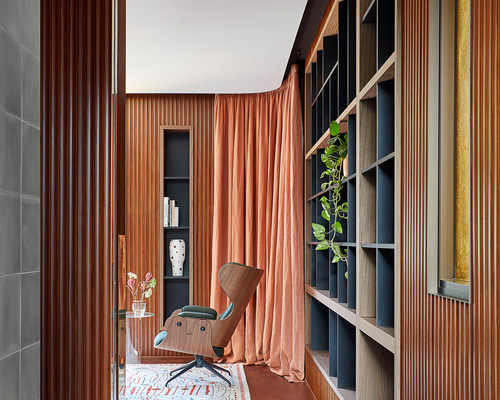 neil cownie completes australian house with modernist elements and sculptural roof