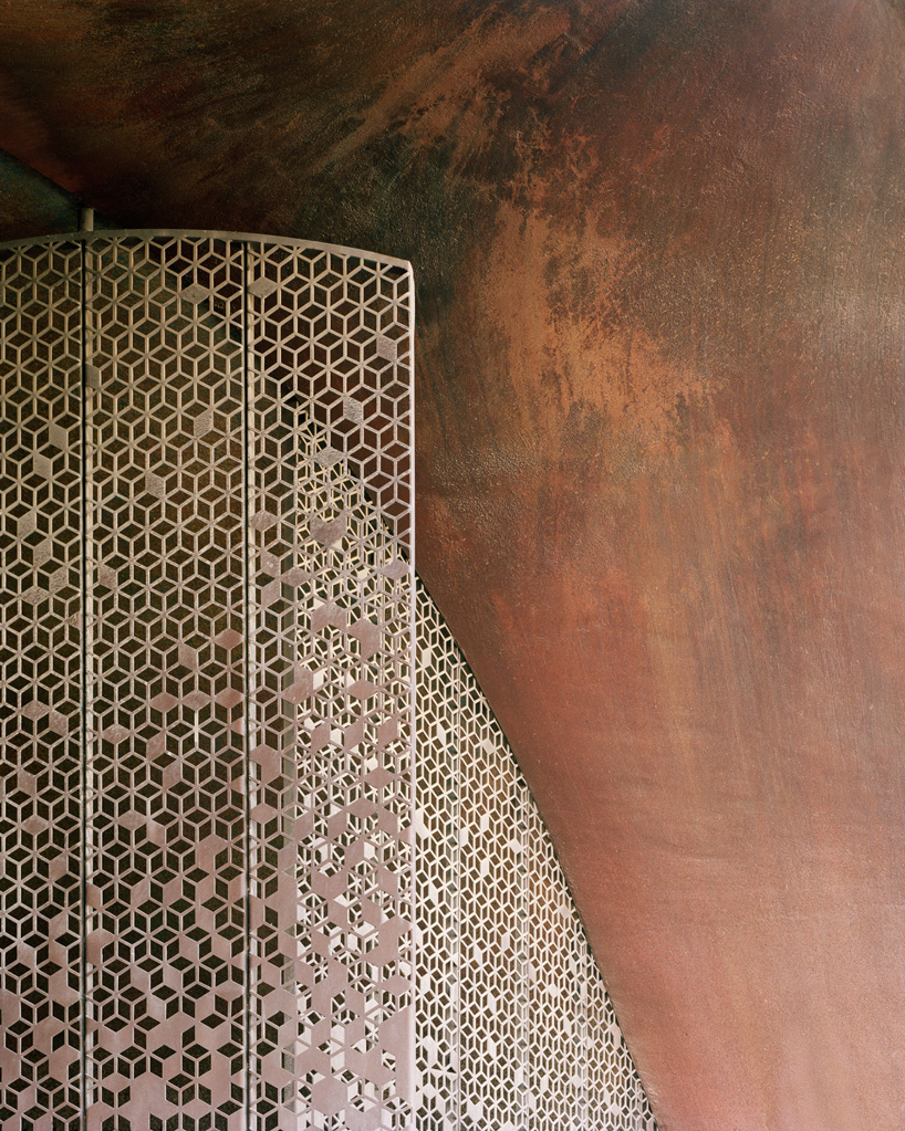 dune-like forms articulate oppenheim architecture's golf clubhouse in jordan designboom ayla golfclub