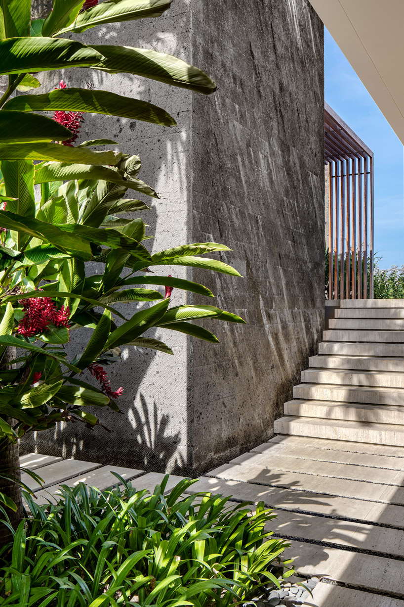 SAOTA blends indoor and outdoor space to form 'uluwatu house' in bali designboom