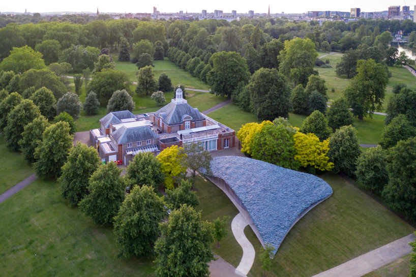 junya ishigami tops 2019 serpentine pavilion with sweeping slate roof canopy