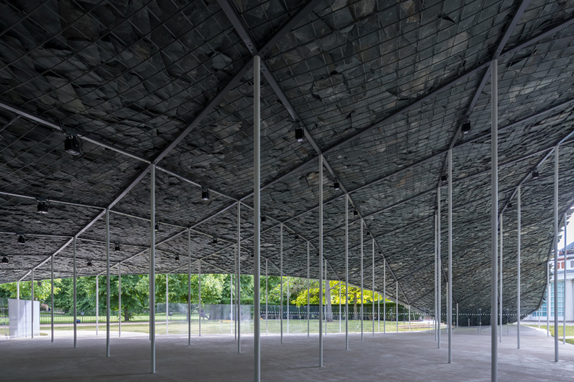 junya ishigami tops 2019 serpentine pavilion with sweeping slate roof canopy