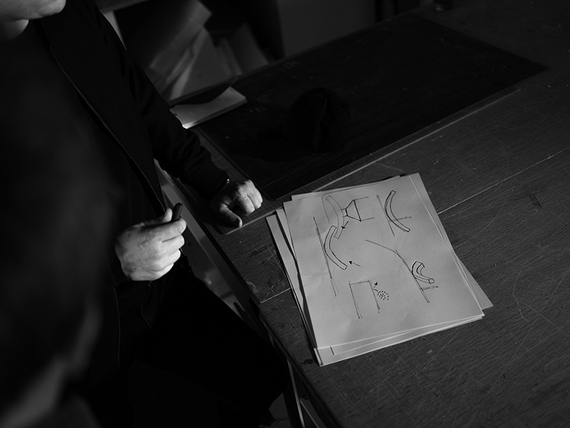 snøhetta sites 'peace bench' outside UN headquarters in new york