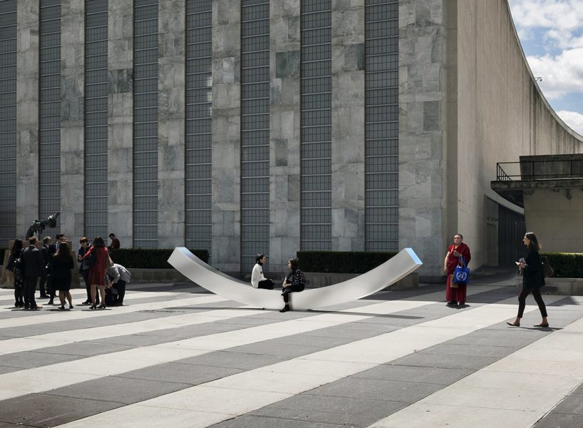 snÃ¸hetta designs the 'peace bench' as a symbol of diplomacy and dialogue at UN headquarters designboom