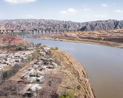 STUDIO QI builds the 'stray bird' boutique hotel on the yellow river in china