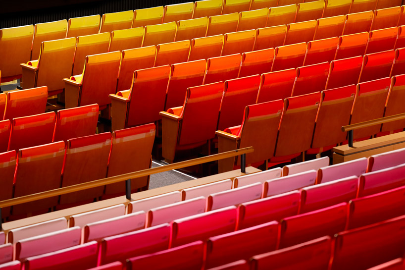 emmanuelle-moureaux-1000-colors-wave-imabari-color-show-japan-07-23-2019-designboom