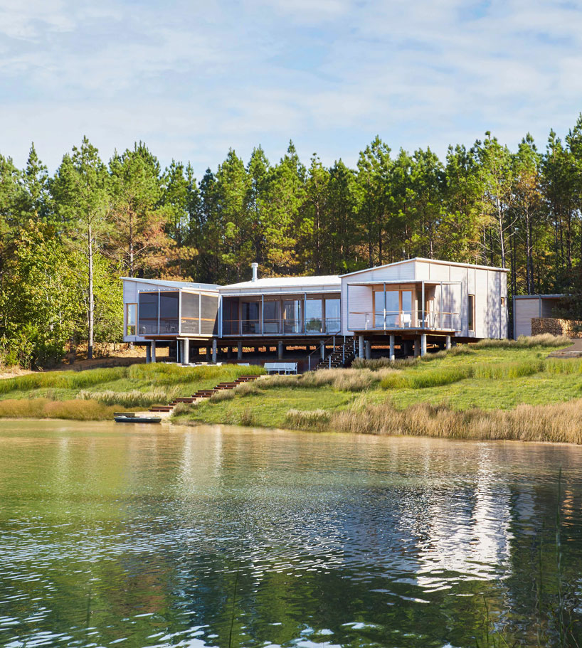 Lang Architects Nests Splinter Creek Cabins Among Forests Of