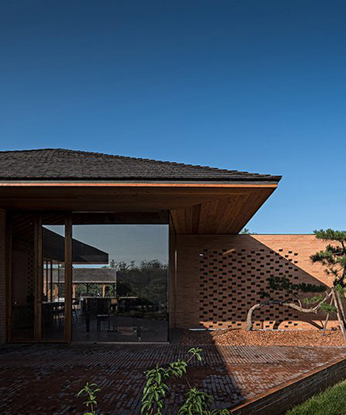 archstudio references traditional chinese urban dwelling in modern courtyard villa