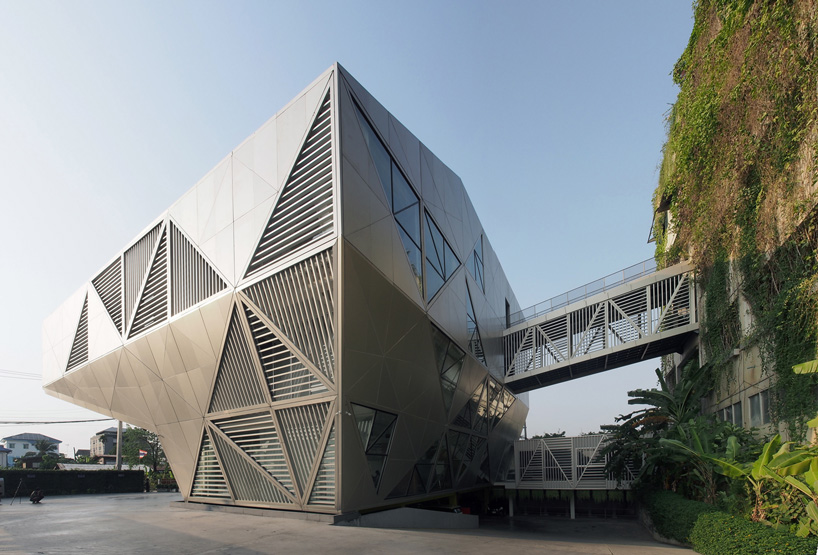 ASWA wraps the bitwise headquarters in thailand in multi-faceted shell