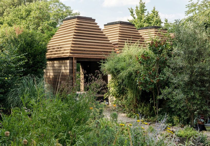 this experimental, carbon-neutral house is made almost entirely out of cork