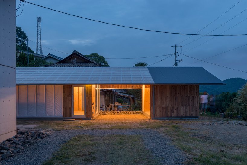 ICADA tops japanese house with roof of numerous knotholes resembling a starry sky