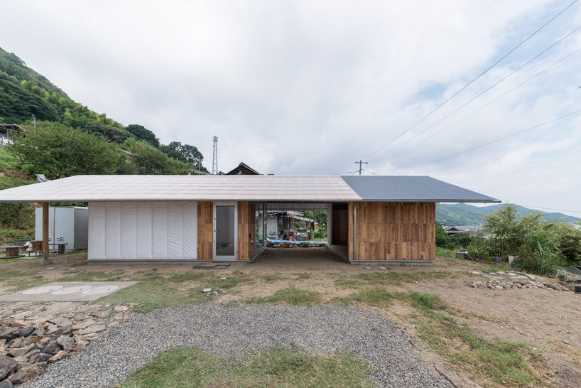 ICADA tops japanese house with roof of numerous knotholes resembling a starry sky
