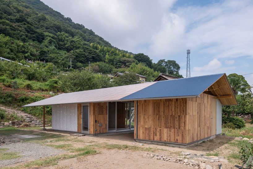 ICADA tops japanese house with roof of numerous knotholes resembling a starry sky