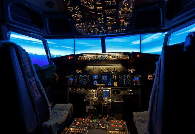 Japanese Hotel Features A Lifesize Flight Simulator In One Of Its Rooms