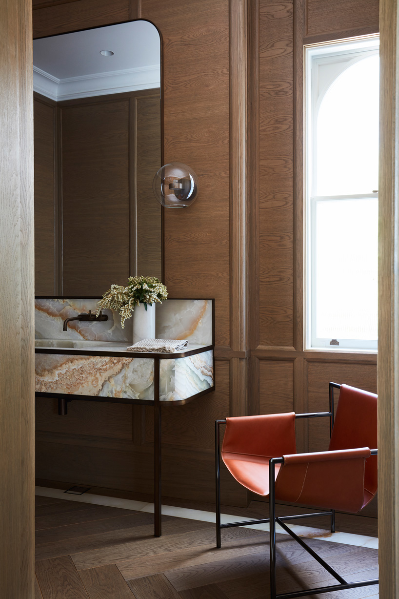 luigi rosselli designs classical villa under centennial peppertree in australia