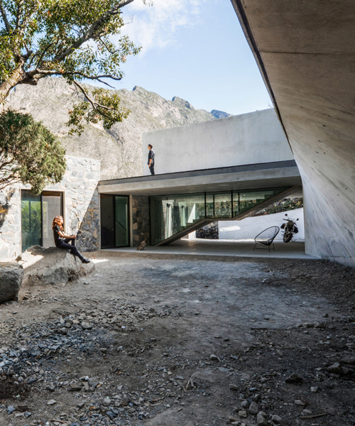 p+0 arquitectura combines concrete and stone in the 'bedolla' house in mexico