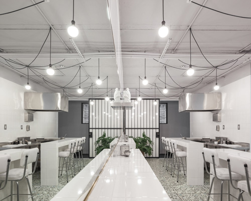 dosa studio + TAAC transform early 20th century manor into taco restaurant in mexico city