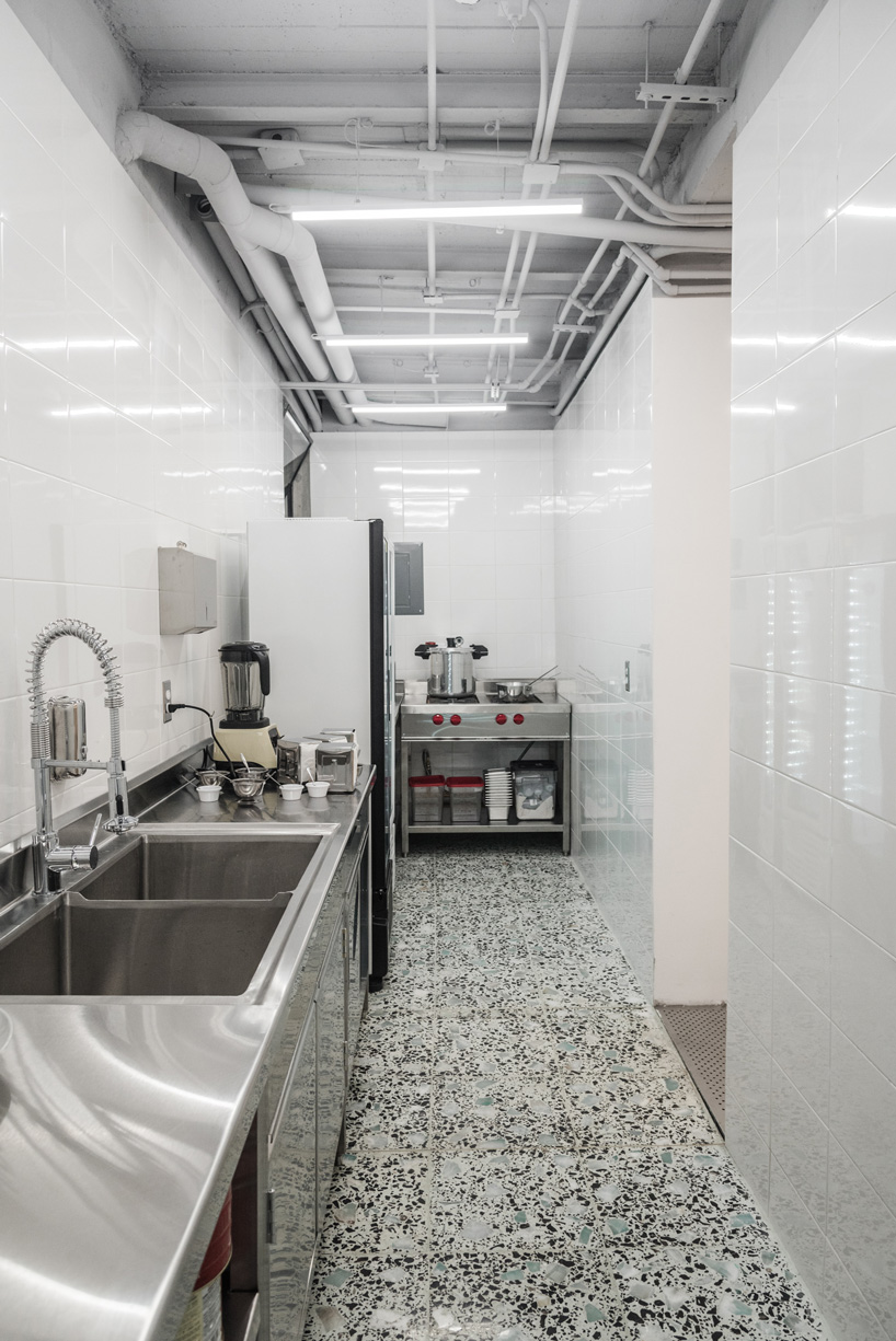 dosa + TAAC transform early 20th century manor into taco restaurant in mexico city