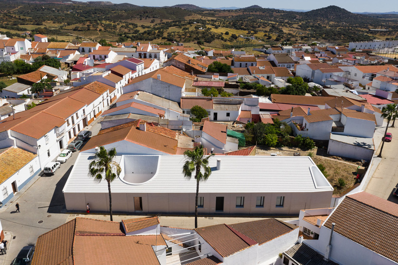 studio wet constructs family house with 40-meter-long brick façade in ...