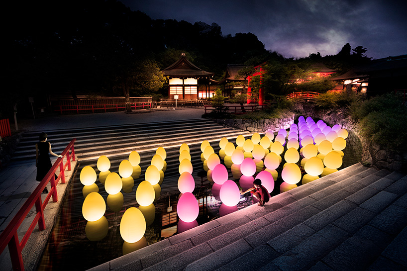 teamLab expands kyoto's digitized forest with new immersive installation designboom