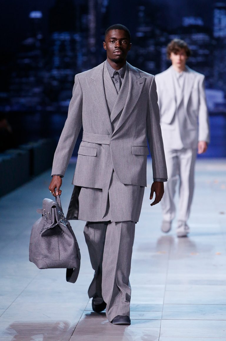 Louis Vuitton on X: #LVMenSS22 A new Keepall from @virgilabloh 's