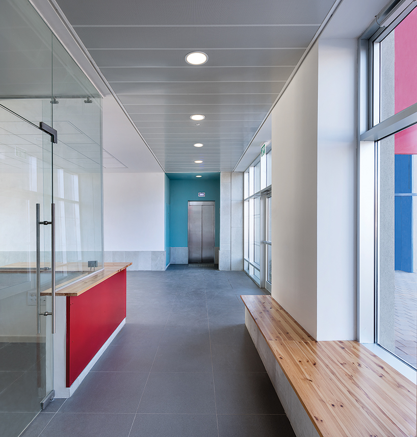 golany architects blends accessibility provisions into community center in israel